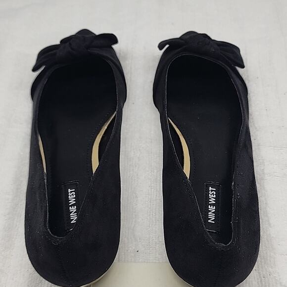 ●NINE WEST●FAVS FLATS BLACK POINTED-TOE GOLD TRIM BOW ON TOE BOX LADIES 8 NWOB - Picture 8 of 16